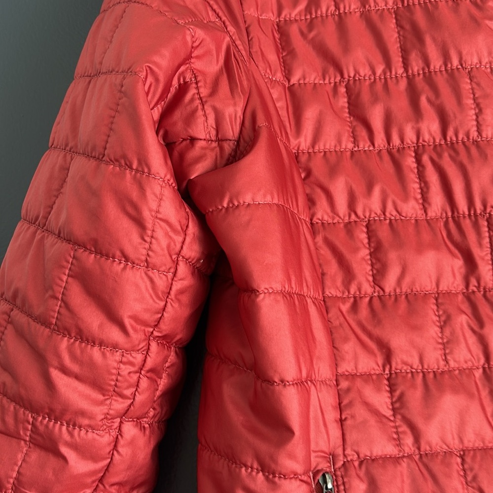 Patagonia jacket in excellent condition. Perfect for any occasion. - Picture 8 of 14